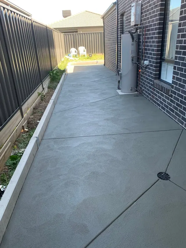 Smooth finish concrete driveway